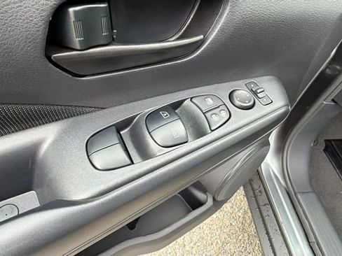 New 2025 Nissan Kicks Play S image 20