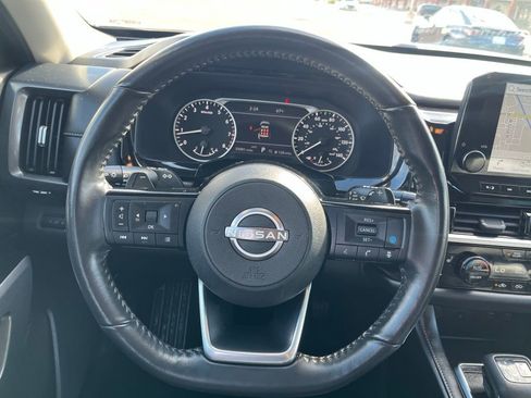 Used 2023 Nissan Pathfinder SL image 31