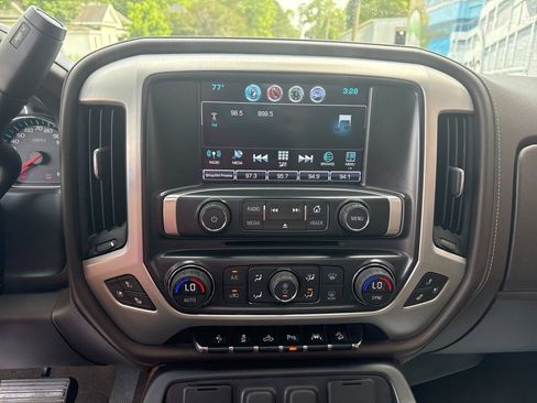 Used 2017 GMC Sierra 1500 SLT AWD/4WD image 19