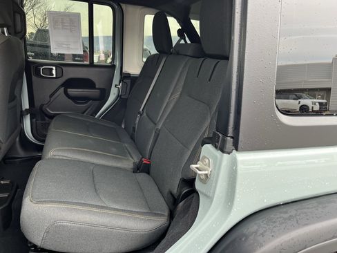 Used 2024 Jeep Wrangler Unlimited image 14