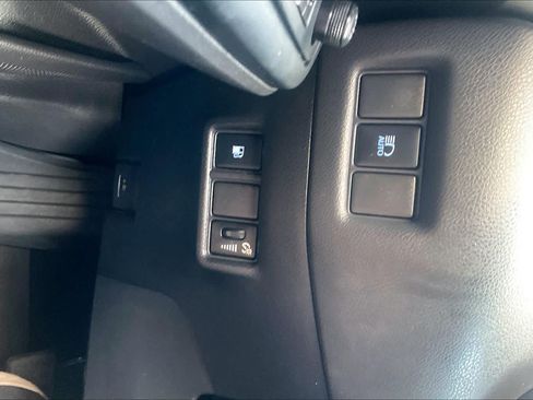 Used 2020 Toyota C-HR LE FWD image 33