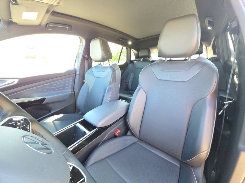 Used 2023 Volkswagen ID.4 Pro S Plus AWD/4WD image 12