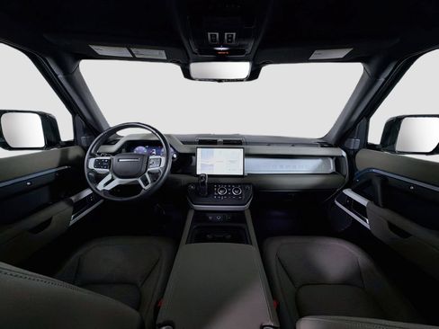 Used 2024 Land Rover Defender 110 SE AWD/4WD image 9