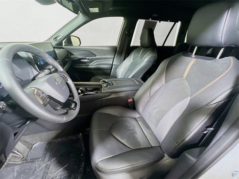 Certified 2025 Toyota Grand Highlander AWD Hybrid image 19