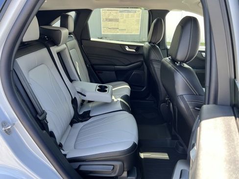 New 2025 Ford Escape SE w/ PHEV Premium Package image 18