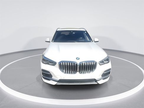 Used 2023 BMW X5 sDrive40i w/ Premium Package image 3