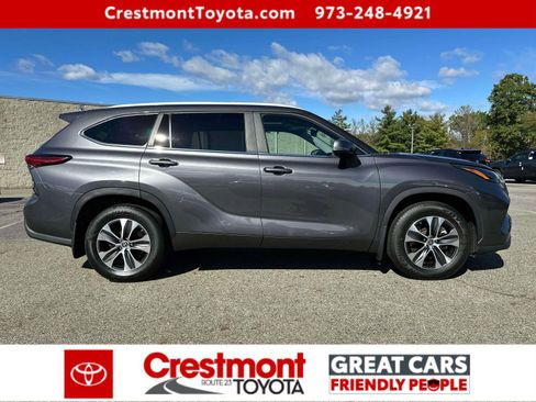 Certified 2023 Toyota Highlander XLE image 5