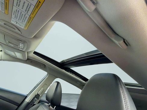 Used 2018 Nissan Rogue SL w/ Premium Package image 15