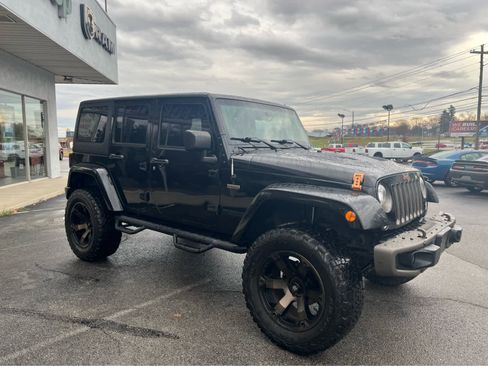 Used 2017 Jeep Wrangler 75th Anniversary image 5