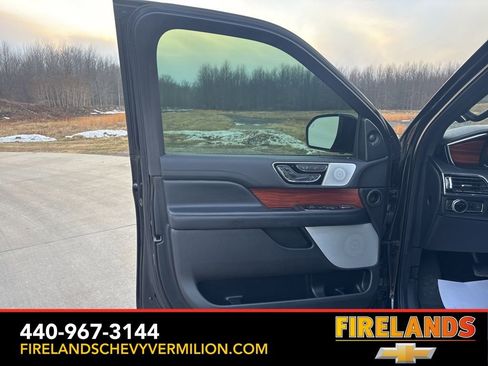 Used 2019 Lincoln Navigator L Reserve image 13