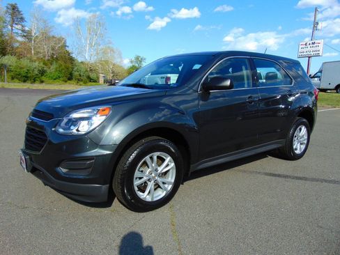 Used 2017 Chevrolet Equinox LS AWD/4WD image 27