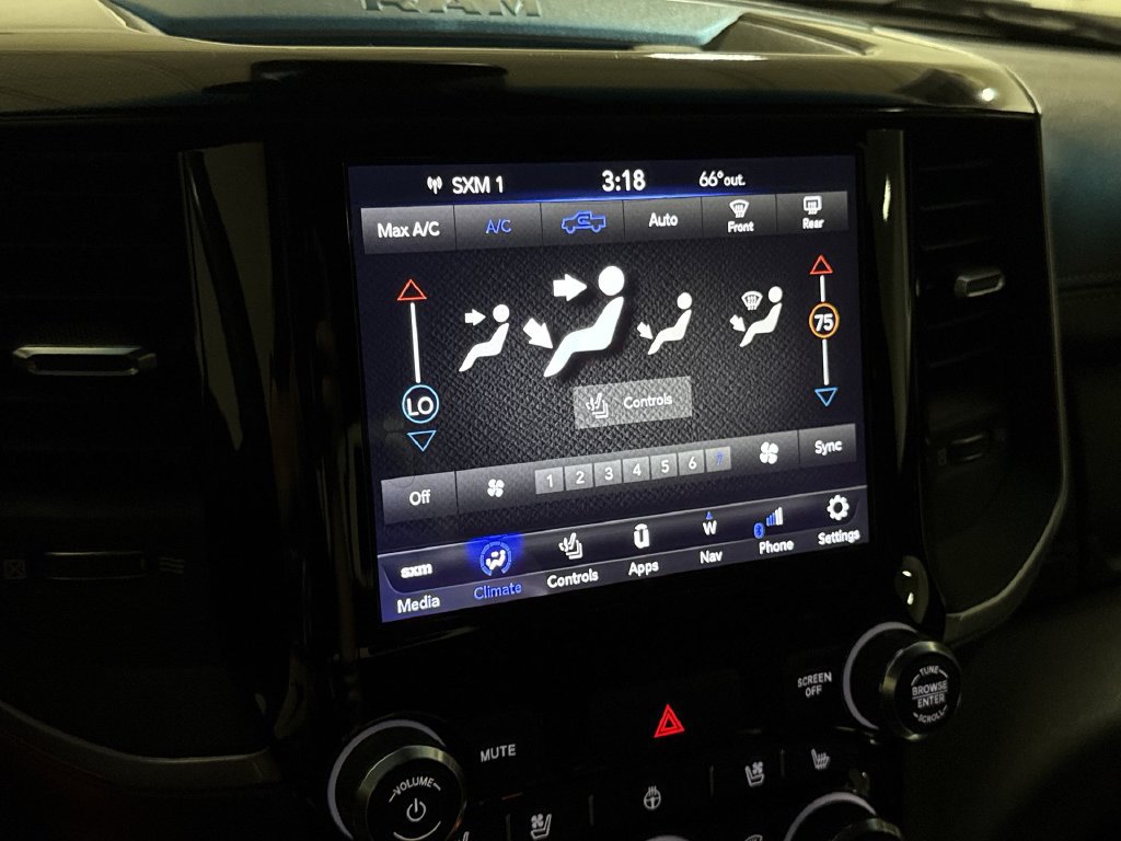 Used 2020 RAM 1500 Laramie AWD/4WD image 17