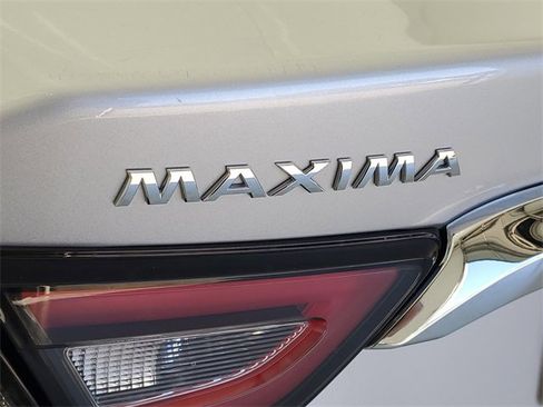 Used 2023 Nissan Maxima SV w/ Floor Mat Group image 8