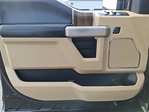 Used 2016 Ford F150 Lariat image 14