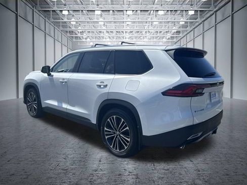 Used 2026 Toyota Grand Highlander AWD Hybrid image 3