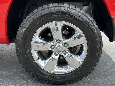 Used 2020 RAM 1500 Classic SLT AWD/4WD image 70