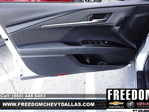 Used 2025 Toyota Camry LE image 31