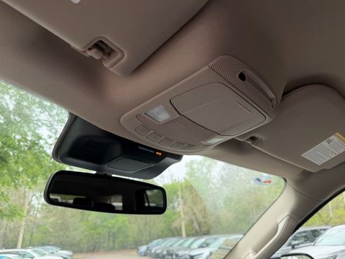 Used 2024 Ford Expedition XLT image 30