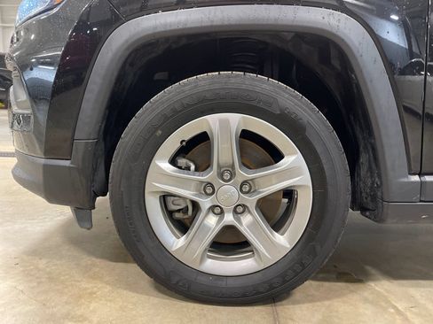 Used 2024 Jeep Compass Latitude AWD/4WD image 31
