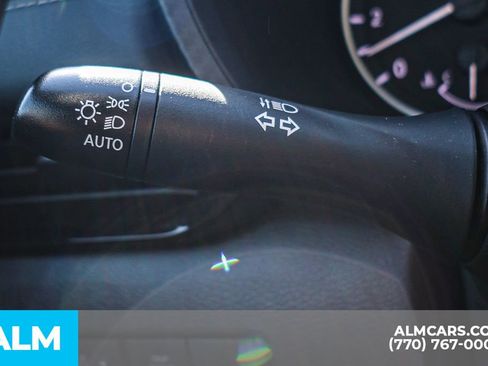 Used 2024 Nissan Sentra SV image 32