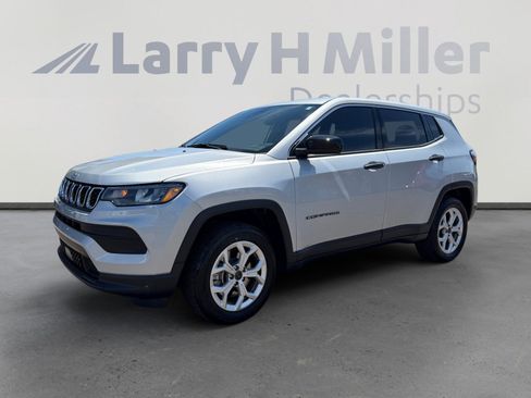 Certified 2025 Jeep Compass Sport AWD/4WD image 1