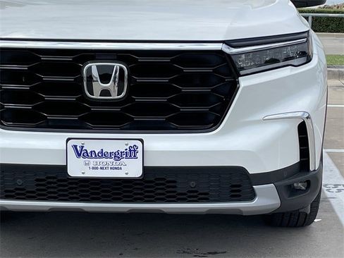 New 2025 Honda Pilot Touring image 9