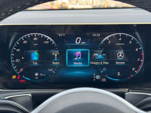 Used 2021 Mercedes-Benz GLB 250 4MATIC image 50