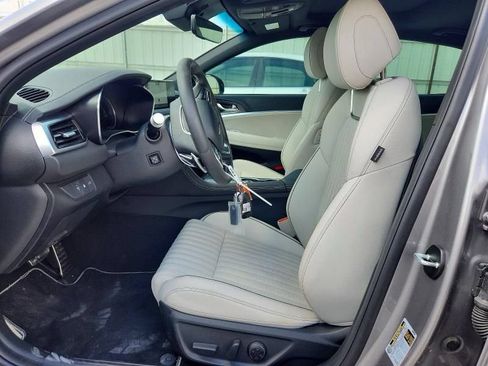 Used 2025 Genesis G70 2.5T w/ Sport Prestige Package RWD image 7
