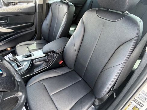Used 2014 BMW 320i Sedan RWD image 11