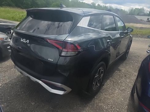 Used 2023 Kia Sportage LX AWD/4WD image 2