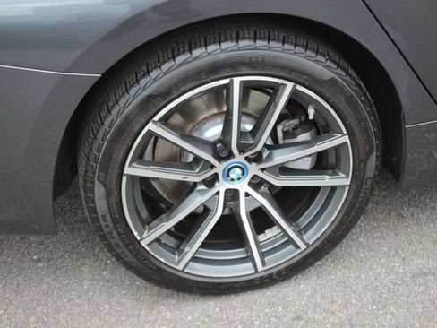 Used 2022 BMW 330e xDrive w/ Driving Assistance Package AWD/4WD image 38