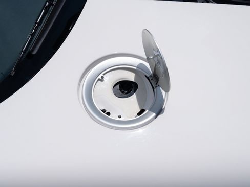 Used 2005 Ford GT RWD image 63