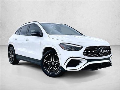 Used 2025 Mercedes-Benz GLA 250 image 12