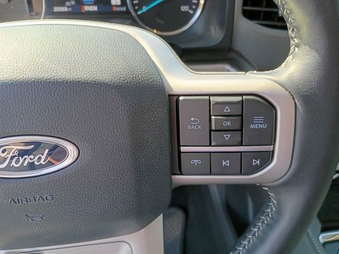 Used 2024 Ford Expedition Max XLT image 5