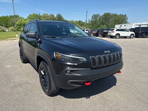 Used 2020 Jeep Cherokee Trailhawk w/ Cold Weather Group AWD/4WD image 7