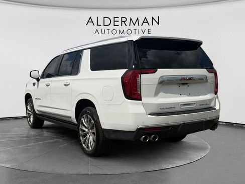 Used 2022 GMC Yukon XL Denali w/ Denali Premium Package image 3