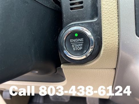 Used 2017 Ford Expedition Limited image 23