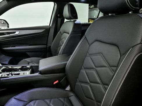 New 2026 Volkswagen Atlas Cross Sport SE image 6