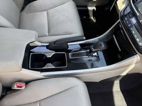 Used 2016 Honda Accord LX image 17