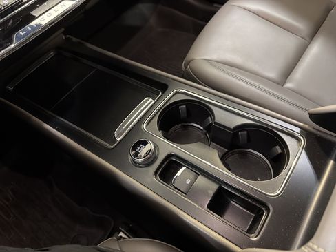 Used 2025 Lincoln Corsair FWD image 19