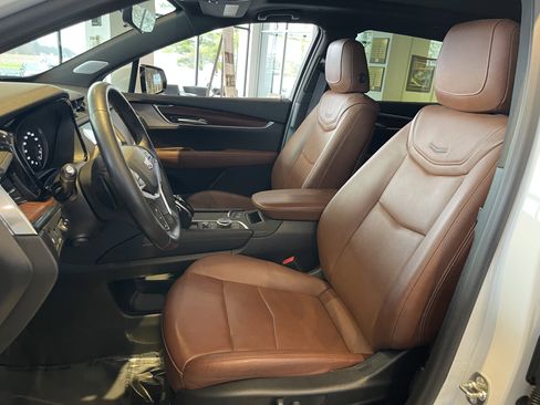 Certified 2024 Cadillac XT5 Premium Luxury w/ Technology Package image 11