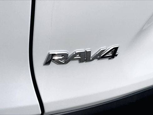 Certified 2020 Toyota RAV4 Limited image 30