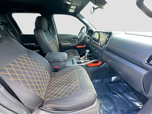 Used 2025 Nissan Frontier PRO-4X AWD/4WD image 26