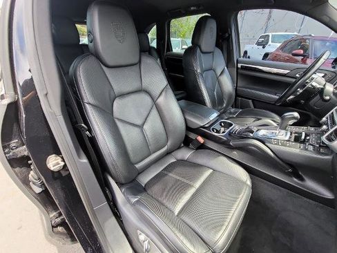 Used 2015 Porsche Cayenne Diesel AWD/4WD image 27