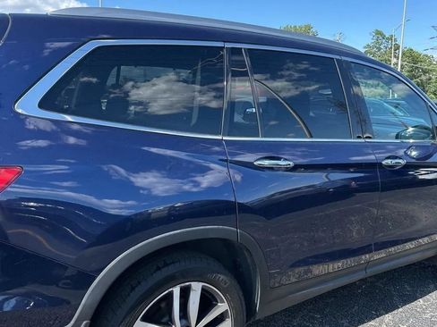 Used 2017 Honda Pilot Touring image 7