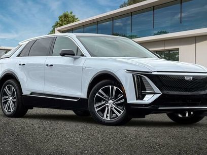 New 2027 Cadillac Lyriq Luxury w/ LPO, Floor Liner Package
