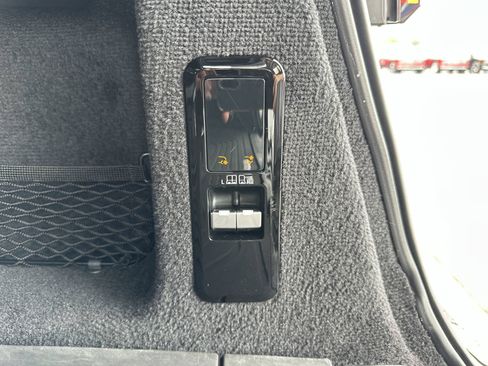 Used 2023 Land Rover Range Rover Sport SE Dynamic AWD/4WD image 35
