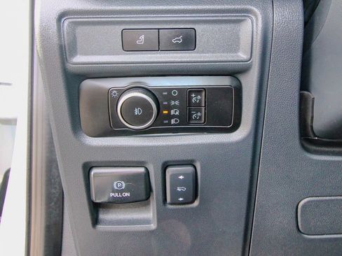 Used 2023 Ford Expedition Max Limited image 21