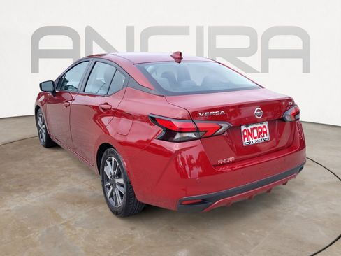 Used 2021 Nissan Versa SV FWD image 11