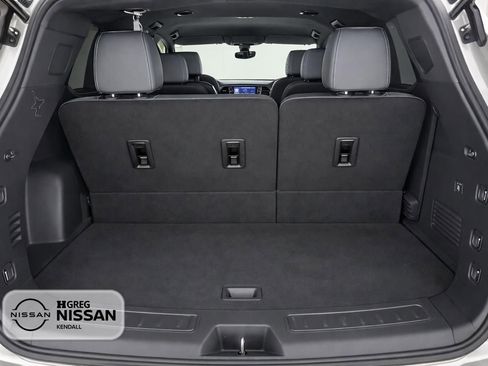 Used 2024 Buick Enclave Premium AWD/4WD image 15